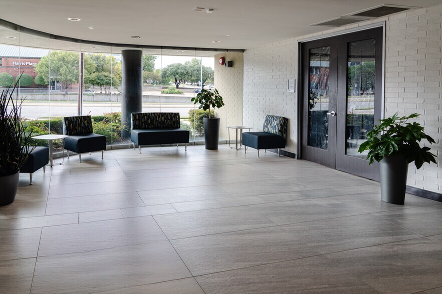 1650 W Rosedale St, Fort Worth, TX à louer - Photo de l’immeuble – Image 3 sur 5