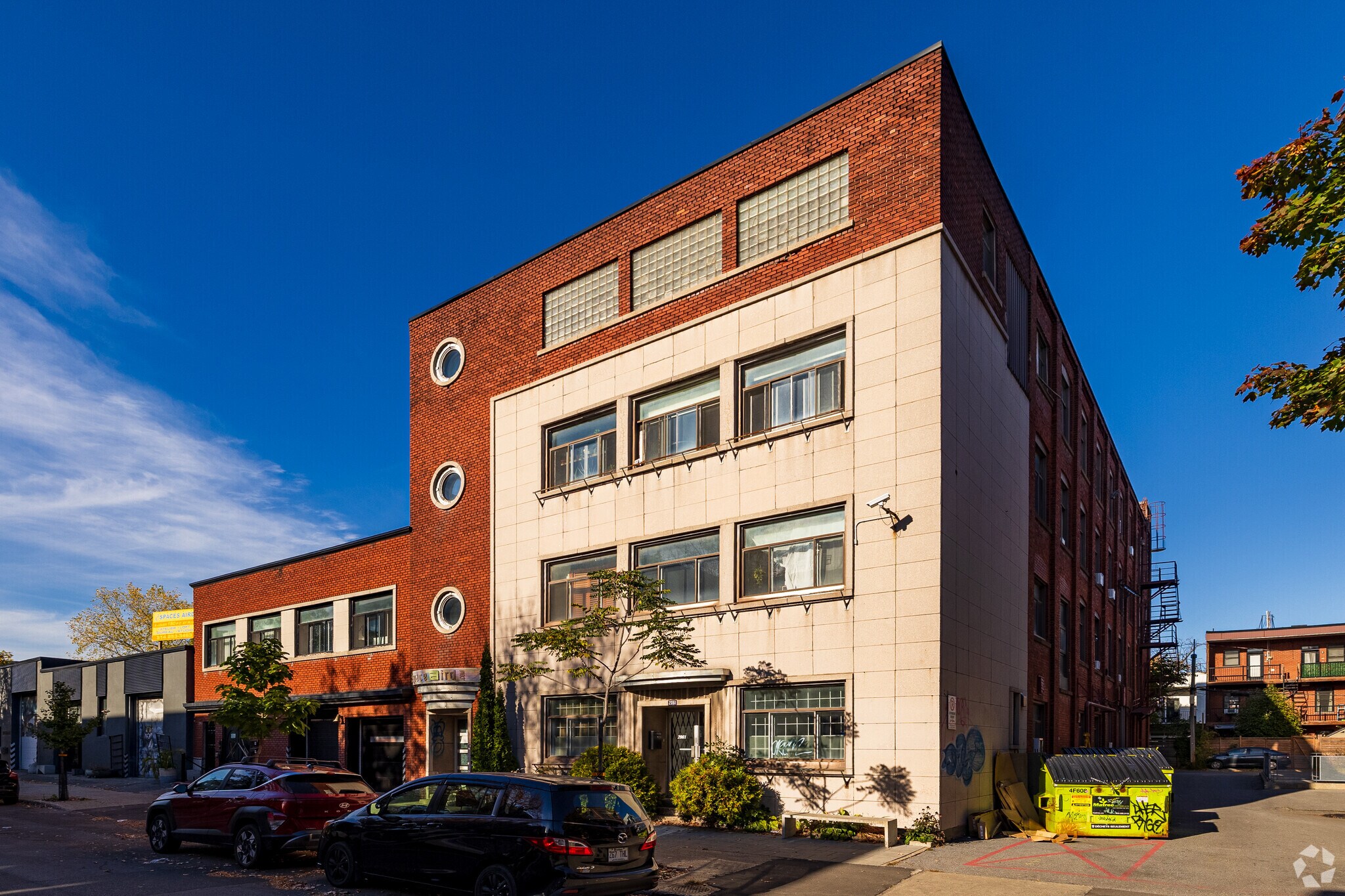 2061 Av Aird, Montréal, QC à louer Photo principale– Image 1 sur 4