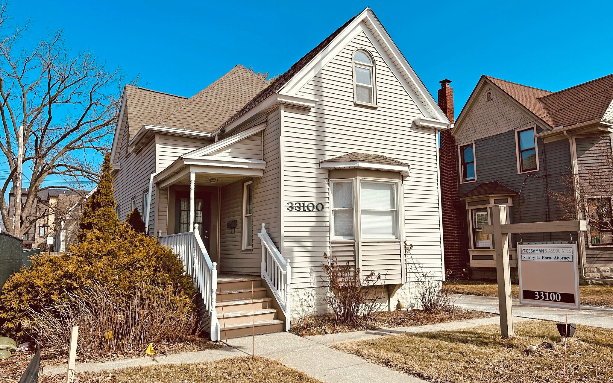 33100 Grand River Ave, Farmington, MI à louer Photo principale– Image 1 sur 7