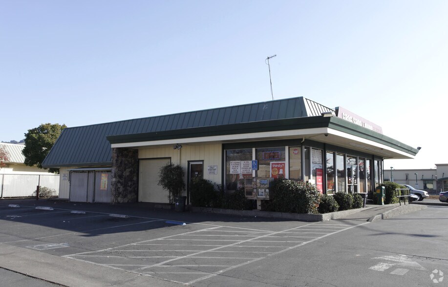 2296 Santa Rosa Ave, Santa Rosa, CA à louer - Photo de l’immeuble – Image 2 sur 12