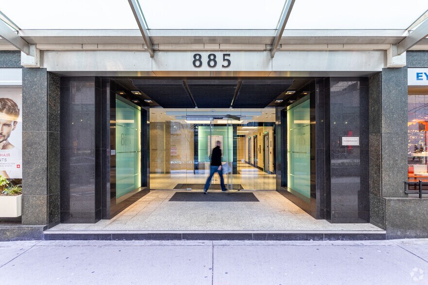 881-885 Dunsmuir St, Vancouver, BC à louer - Photo de l’immeuble – Image 3 sur 5