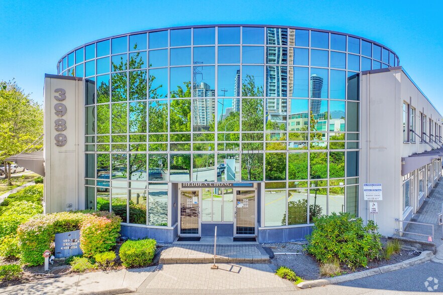 3989 Henning Dr, Burnaby, BC à louer - Photo de l’immeuble – Image 3 sur 8