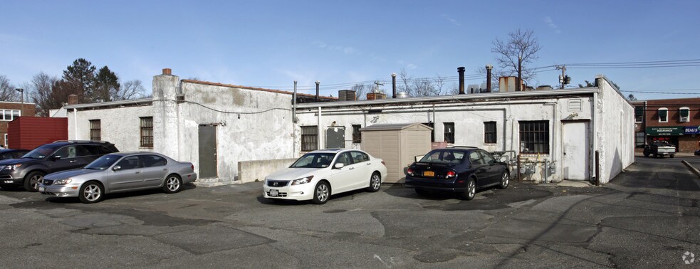 51 Broadway, Greenlawn, NY à louer - Photo de l’immeuble – Image 2 sur 2