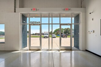 46250 Erb Dr, Macomb Township, MI à louer Photo intérieure– Image 1 sur 6