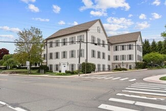 Plus de détails pour 745 Boston Post Rd, Darien, CT - Logement à vendre