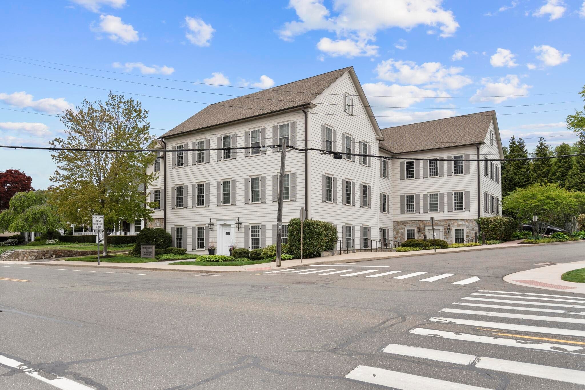 745 Boston Post Rd, Darien, CT à vendre Photo de l’immeuble– Image 1 sur 40