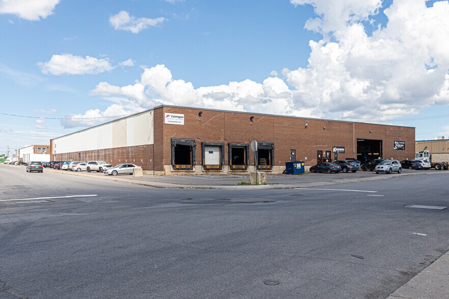 4415-4455 Rue Joseph-Dubreuil, Montréal, QC à louer - Photo principale – Image 2 sur 7