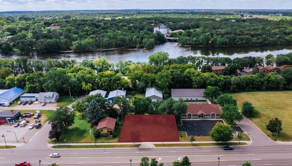 613 N Benton Dr, Sauk Rapids, MN à vendre - Photo de l’immeuble – Image 2 sur 4