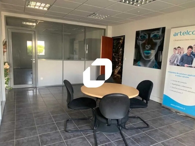 Bureau dans Saint-Priest à louer - Photo de l’immeuble – Image 3 sur 6