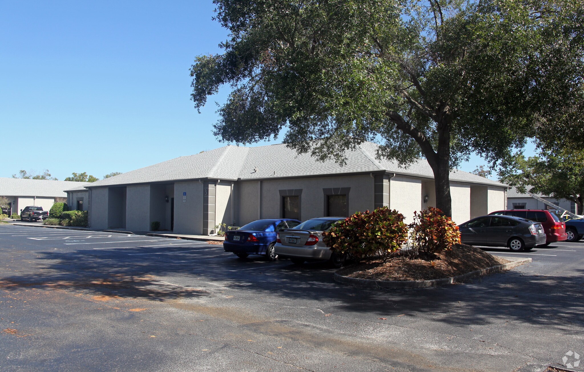 13555 Automobile Blvd, Clearwater, FL à louer Photo principale– Image 1 sur 17