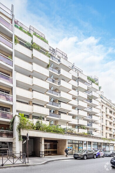 46 Rue De La Tour, Paris à louer - Photo de l’immeuble – Image 2 sur 3