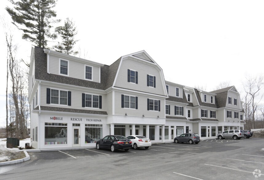 159 Danbury Rd, Ridgefield, CT à louer - Photo de l’immeuble – Image 2 sur 7