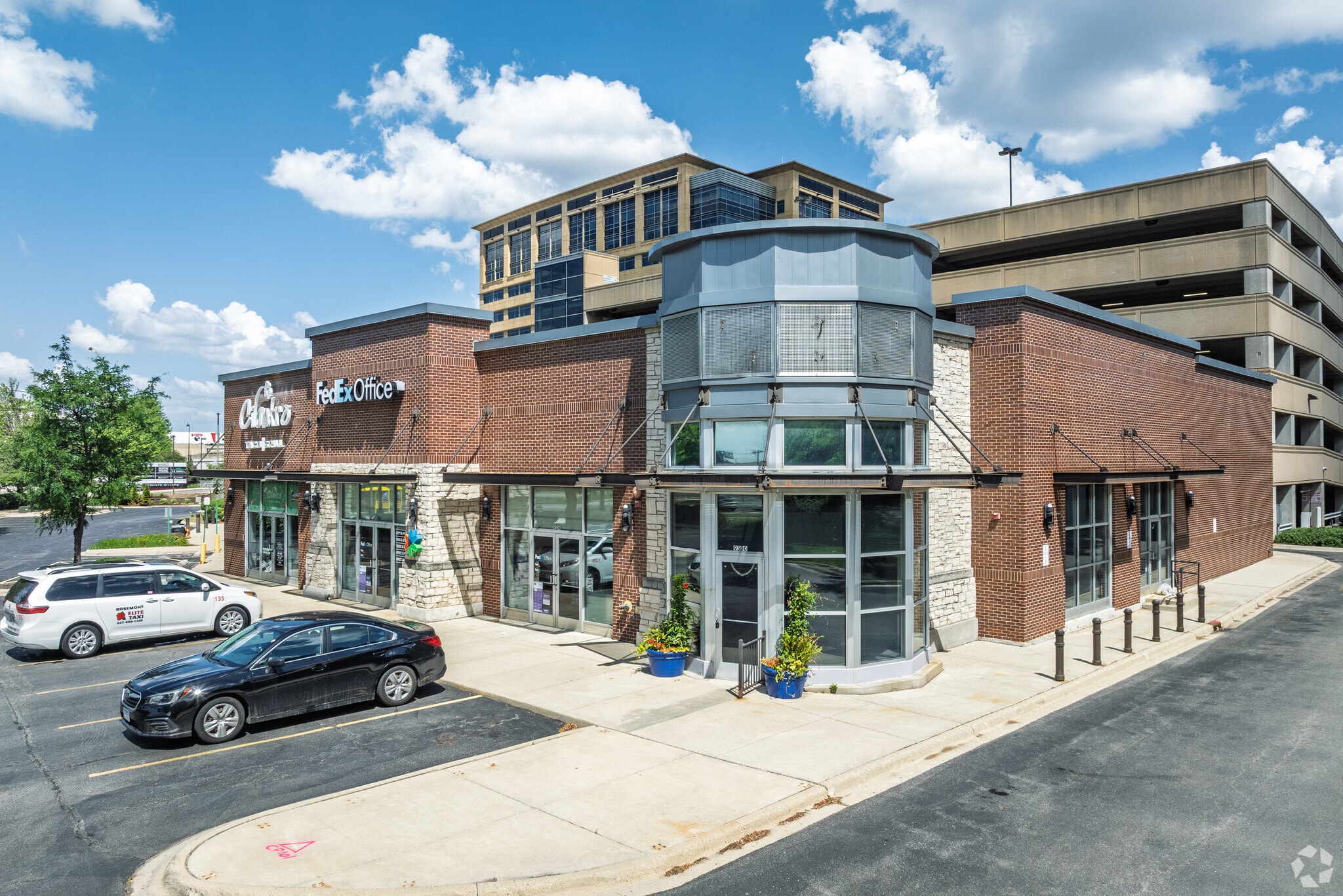 9500-9520 W Higgins Rd, Rosemont, IL à louer Photo principale– Image 1 sur 5