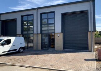 Plus de détails pour Oakdene Dr, Three Legged Cross - Industriel/Logistique à louer