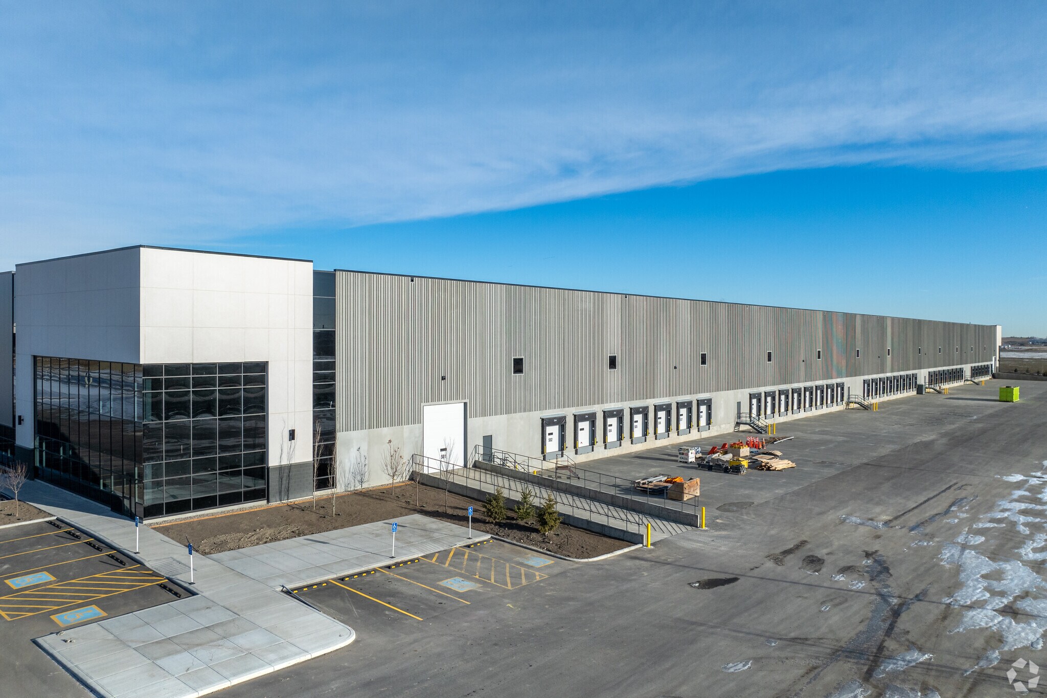 Crossiron Drive & Range Road 293, Calgary, AB à louer Photo de l’immeuble– Image 1 sur 29