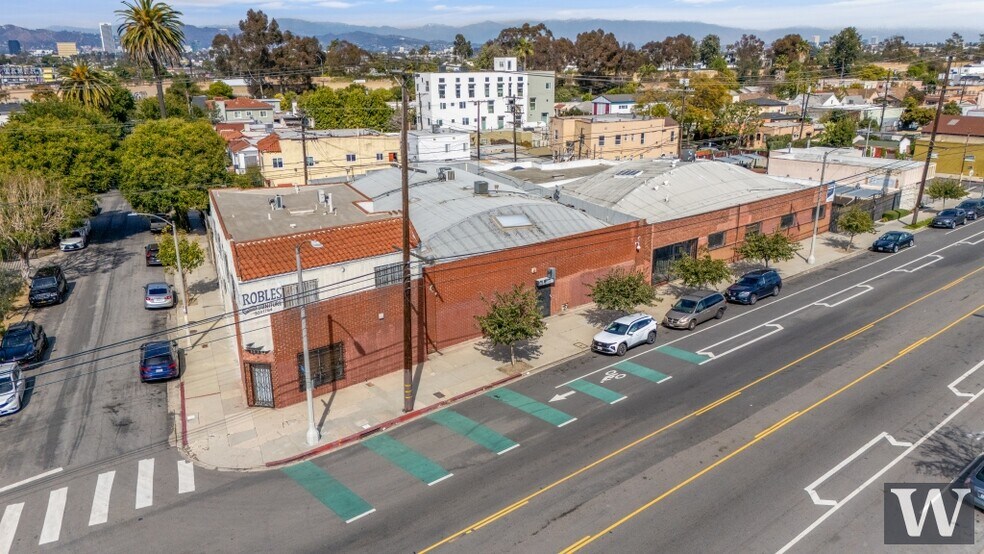 5645-5655 W. Adams Boulevard Blvd, Los Angeles, CA à louer - Photo de l’immeuble – Image 3 sur 8