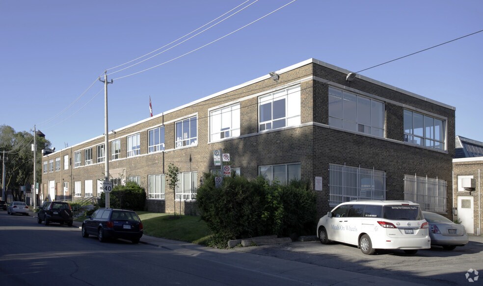 80 Ward St, Toronto, ON à louer - Photo de l’immeuble – Image 3 sur 3