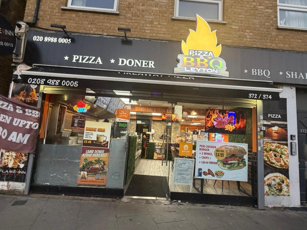 372-374 High Road Leyton, Londres à louer Photo de l’immeuble– Image 1 sur 11