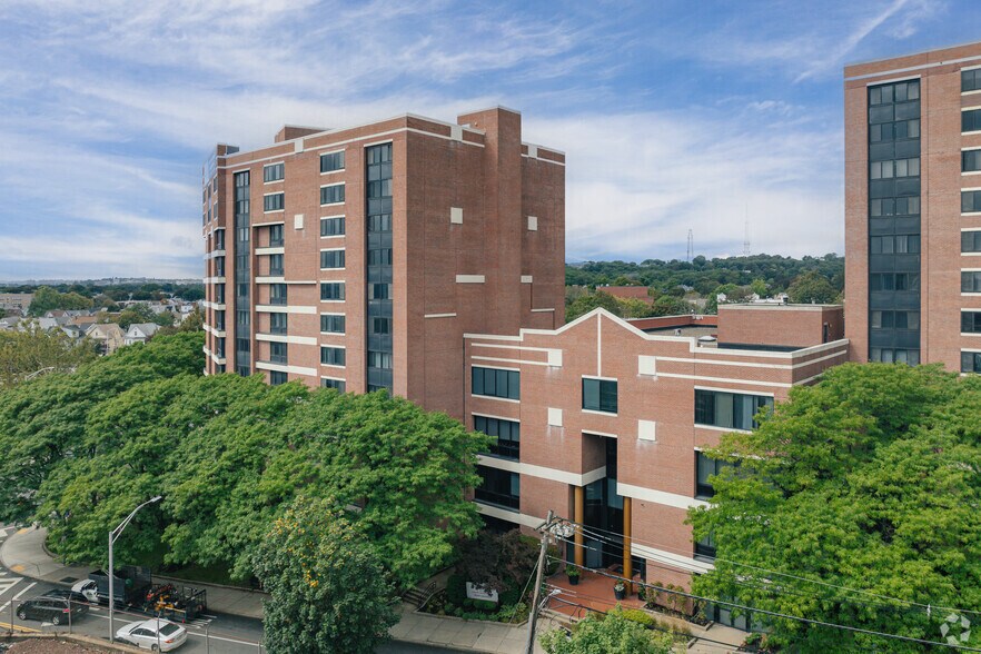 14 Summer St, Malden, MA à louer - Photo de l’immeuble – Image 2 sur 13