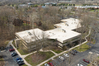 1715 Indian Wood Cir, Maumee, OH - VUE AÉRIENNE  vue de carte - Image1