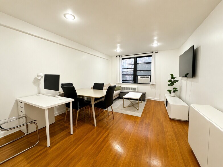4115 49th St, Sunnyside, NY à vendre - Photo de l’immeuble – Image 3 sur 14