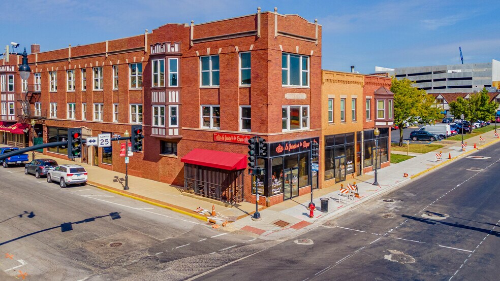 50 N Broadway, Aurora, IL à louer - Photo de l’immeuble – Image 3 sur 6