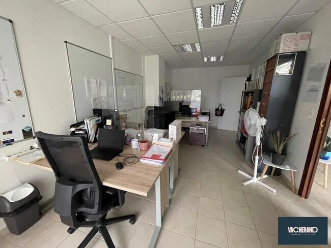 Plus de détails pour Local commercial à vendre