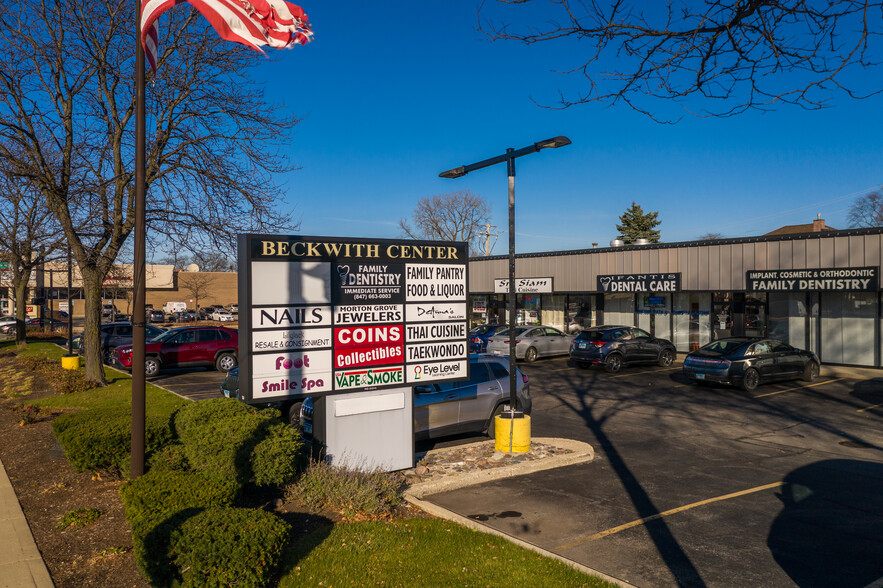 9225-9259 Waukegan Rd, Morton Grove, IL à louer - Photo de l’immeuble – Image 1 sur 12