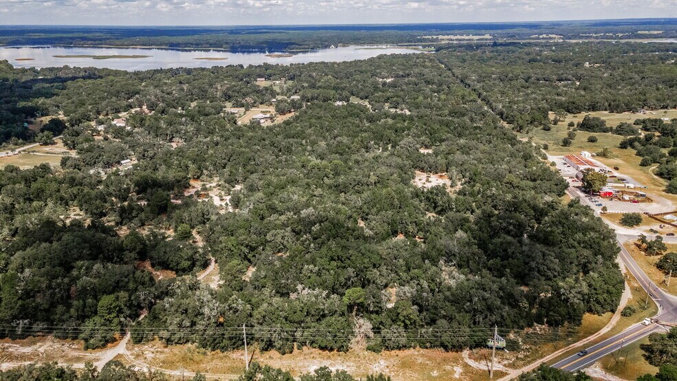 8144 Alvany Ct, Crystal River, FL à vendre - Photo de l’immeuble – Image 2 sur 10