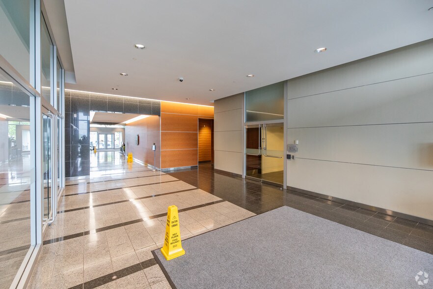 6775 Financial Dr, Mississauga, ON à louer - Hall d’entrée – Image 3 sur 7