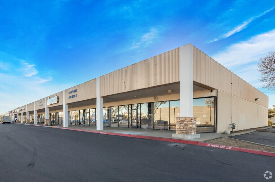 5200 Stockton Blvd, Sacramento, CA à louer - Photo principale – Image 1 sur 6