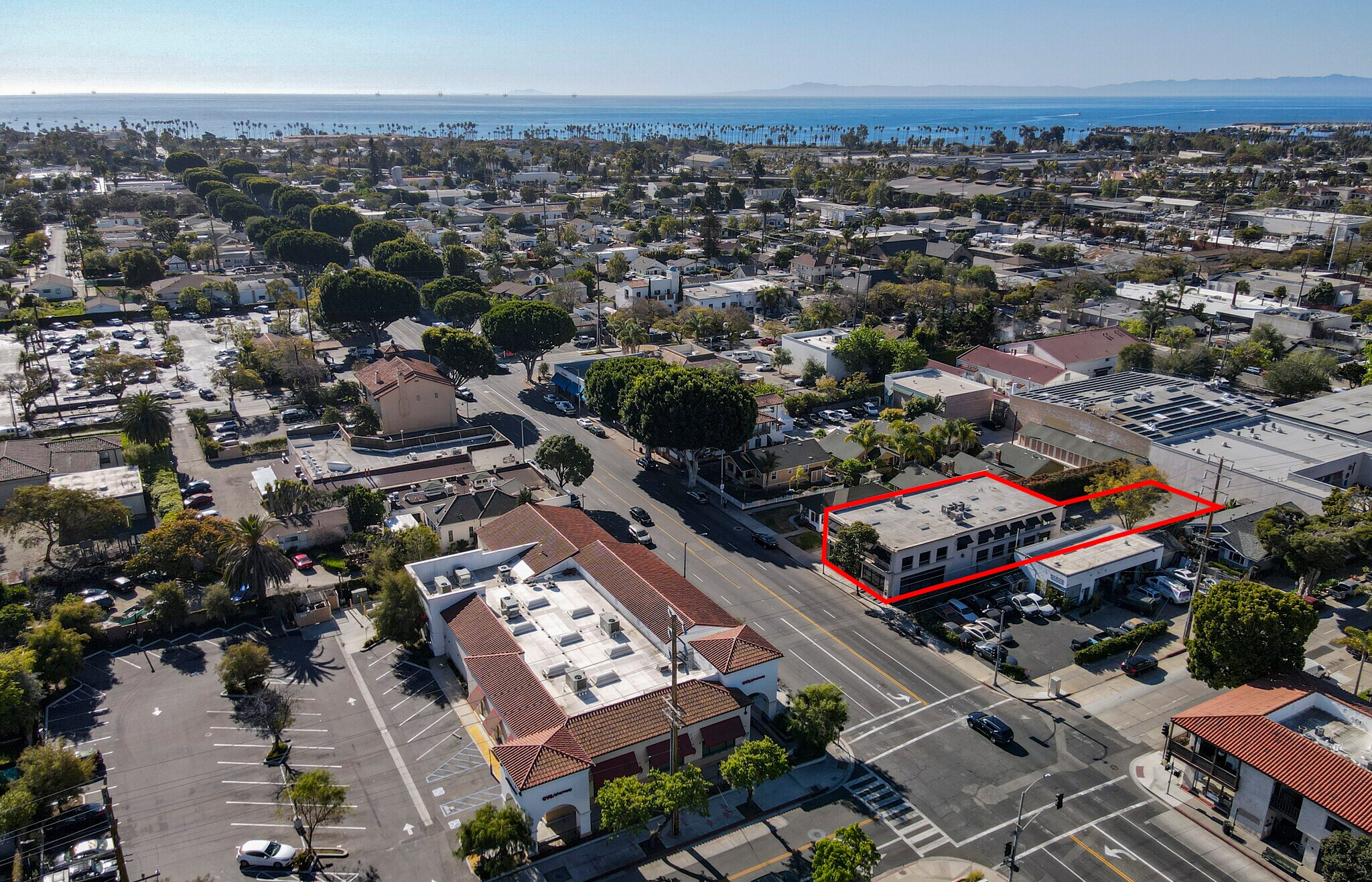331 N Milpas St, Santa Barbara, CA à louer Photo de l’immeuble– Image 1 sur 9