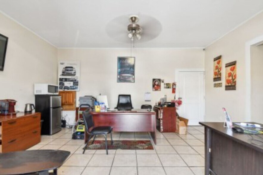 5201 66th St, Saint Petersburg, FL à vendre - Photo de l’immeuble – Image 3 sur 7