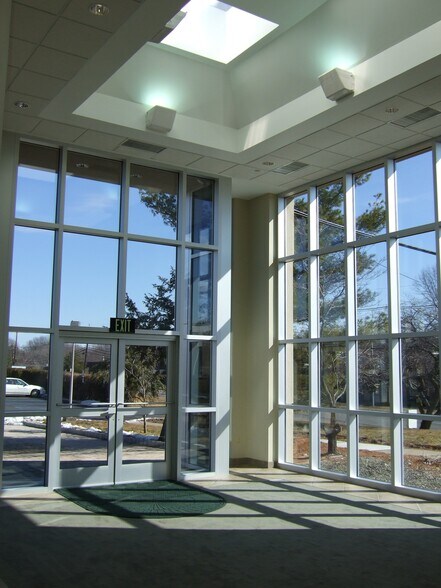 25 Kennedy Blvd, East Brunswick, NJ à louer - Photo de l’immeuble – Image 3 sur 10