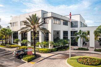 Plus de détails pour 3530 Kraft Rd, Naples, FL - Médical à louer