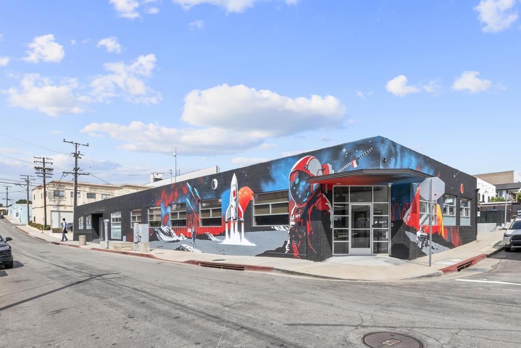 201 Arena St, El Segundo, CA à louer Photo de l’immeuble– Image 1 sur 17