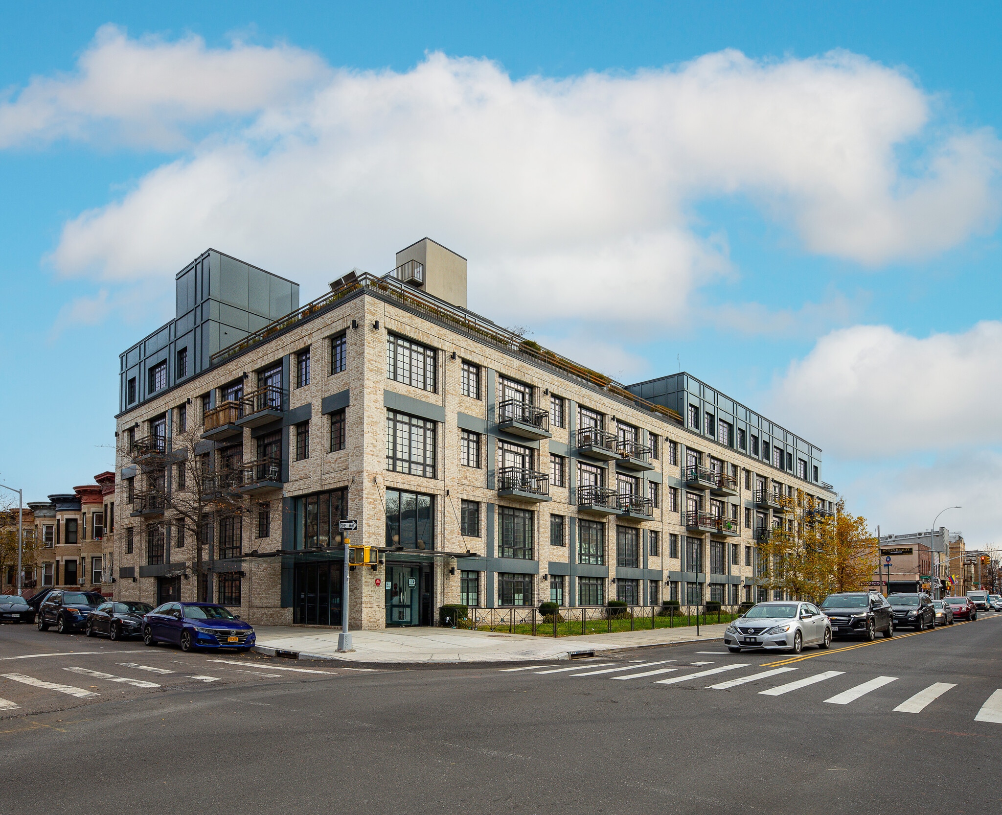 801 Wyckoff Ave, Ridgewood, NY à vendre Photo de l’immeuble– Image 1 sur 7