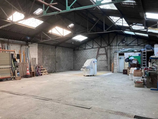 Plus de détails pour 184 Rue Colbert, Colombes - Industriel/Logistique à louer