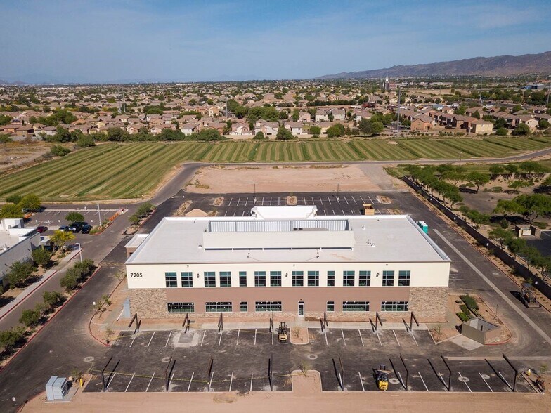 7205 S 51st Ave, Laveen, AZ à louer - Photo de l’immeuble – Image 3 sur 37