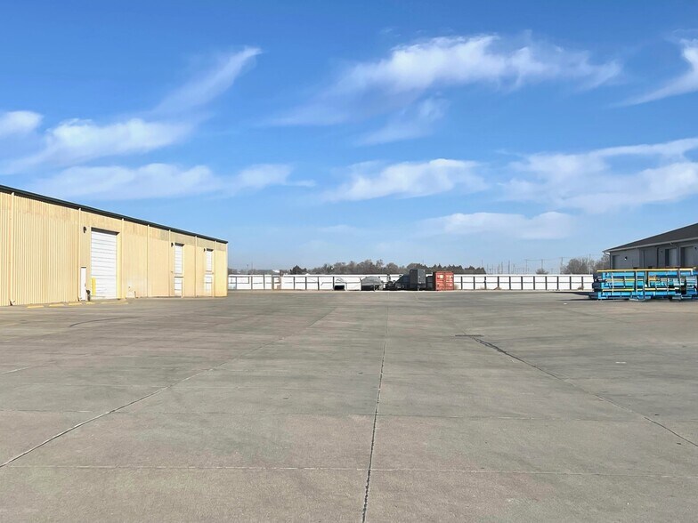 2608 E 32nd Street Pl, Kearney, NE à louer - Photo de l’immeuble – Image 3 sur 12