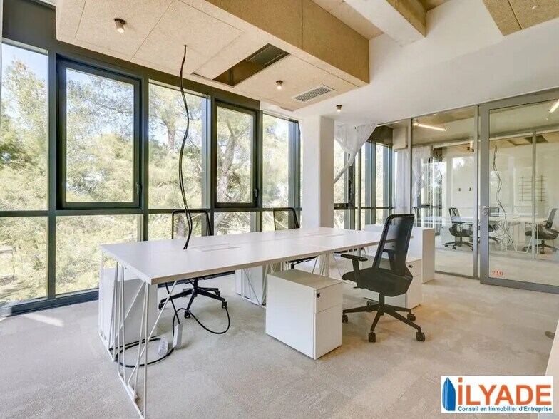 Bureau dans Aix-en-Provence à louer - Photo de l’immeuble – Image 2 sur 8
