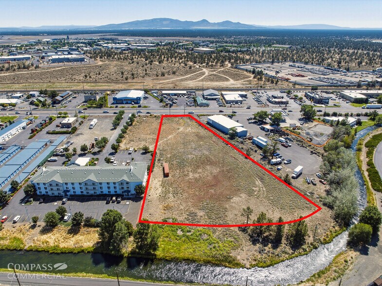 2285 S Highway 97, Redmond, OR à vendre - Photo de l’immeuble – Image 3 sur 12