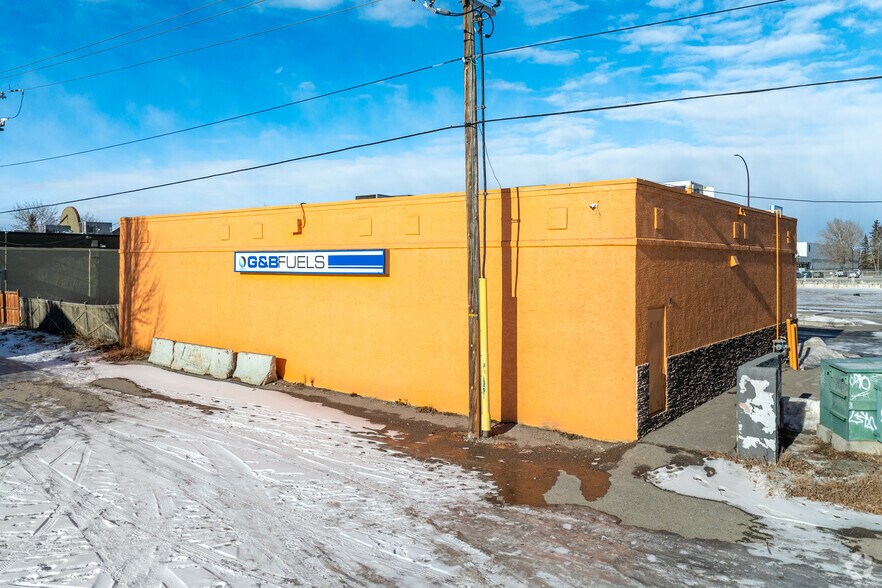 440 Erin Woods Dr SE, Calgary, AB à vendre - Photo de l’immeuble – Image 2 sur 3
