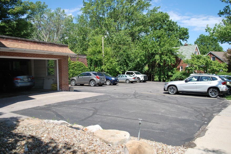 21400 Lorain Rd, Fairview Park, OH à vendre - Photo de l’immeuble – Image 3 sur 9