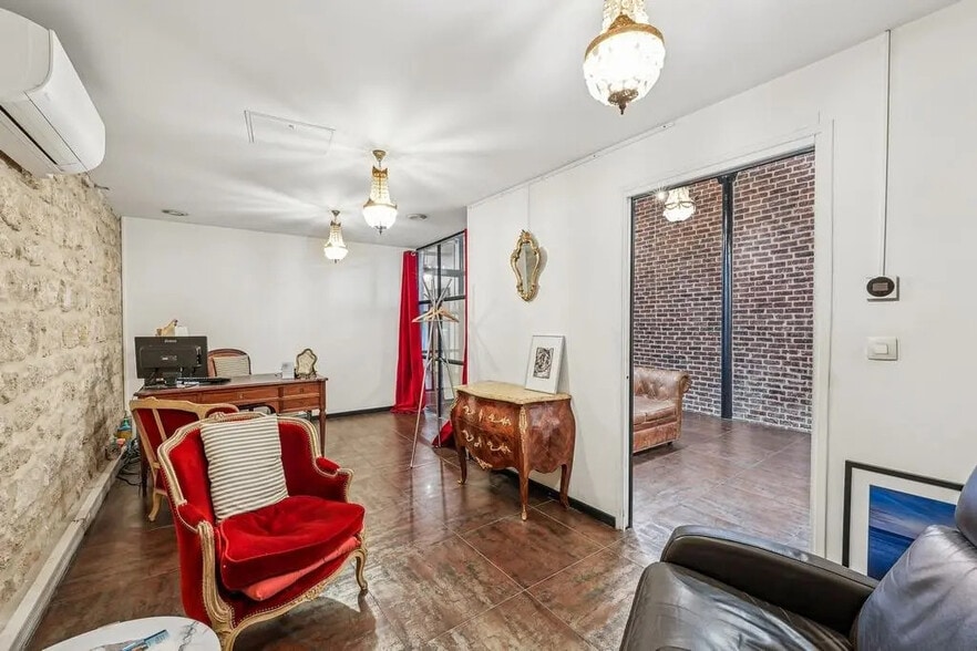 Local commercial dans Paris à vendre - Photo de l’immeuble – Image 2 sur 12