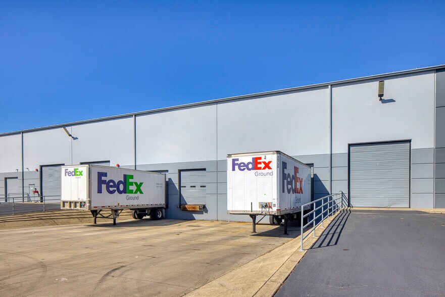 6301 Florin Perkins Rd, Sacramento, CA à louer - Photo de l’immeuble – Image 2 sur 12