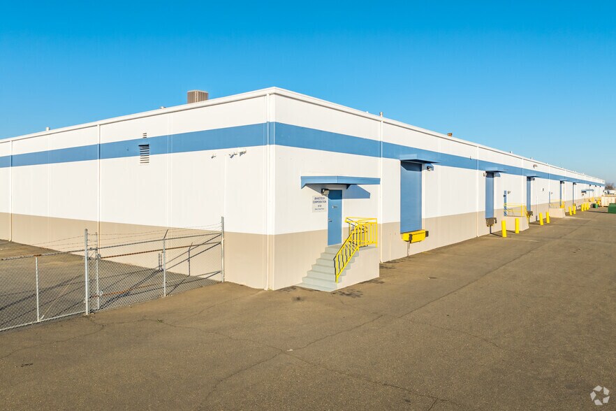 8141 Elder Creek Rd, Sacramento, CA à vendre - Photo principale – Image 1 sur 7