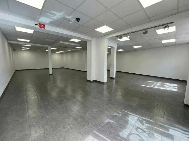 Local commercial dans Cannes à louer - Photo intérieure – Image 2 sur 3