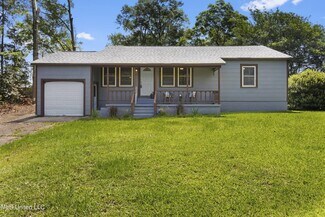 Plus de détails pour 221 Vardaman St N, Wiggins, MS - Local commercial à vendre