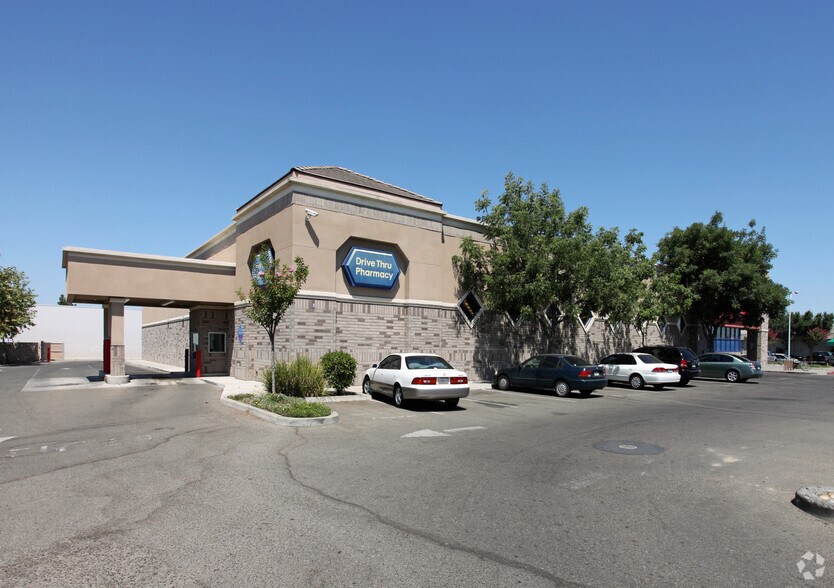 707 W Lacey Blvd, Hanford, CA à vendre - Photo de l’immeuble – Image 3 sur 11